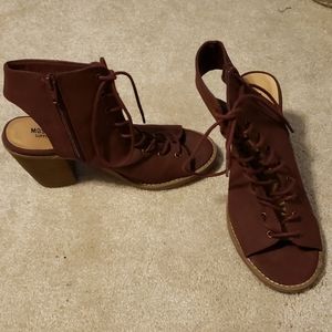 Mossimo Sandals 6.5